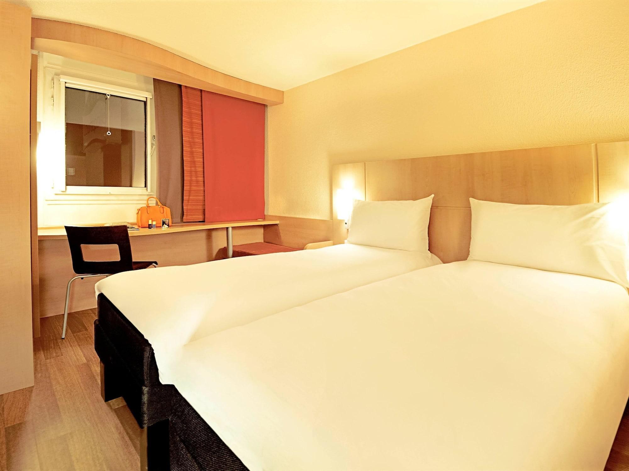 Hotel Ibis Lisboa Alfragide Amadora Exteriör bild