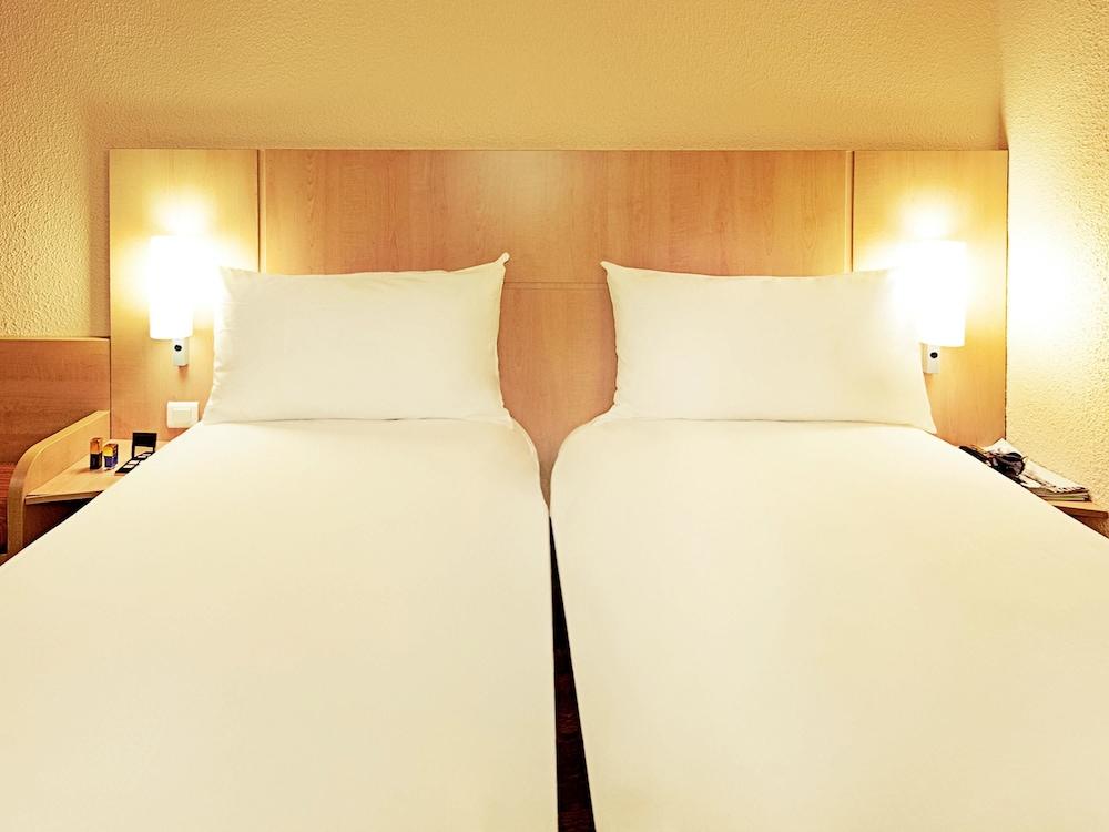 Hotel Ibis Lisboa Alfragide Amadora Exteriör bild
